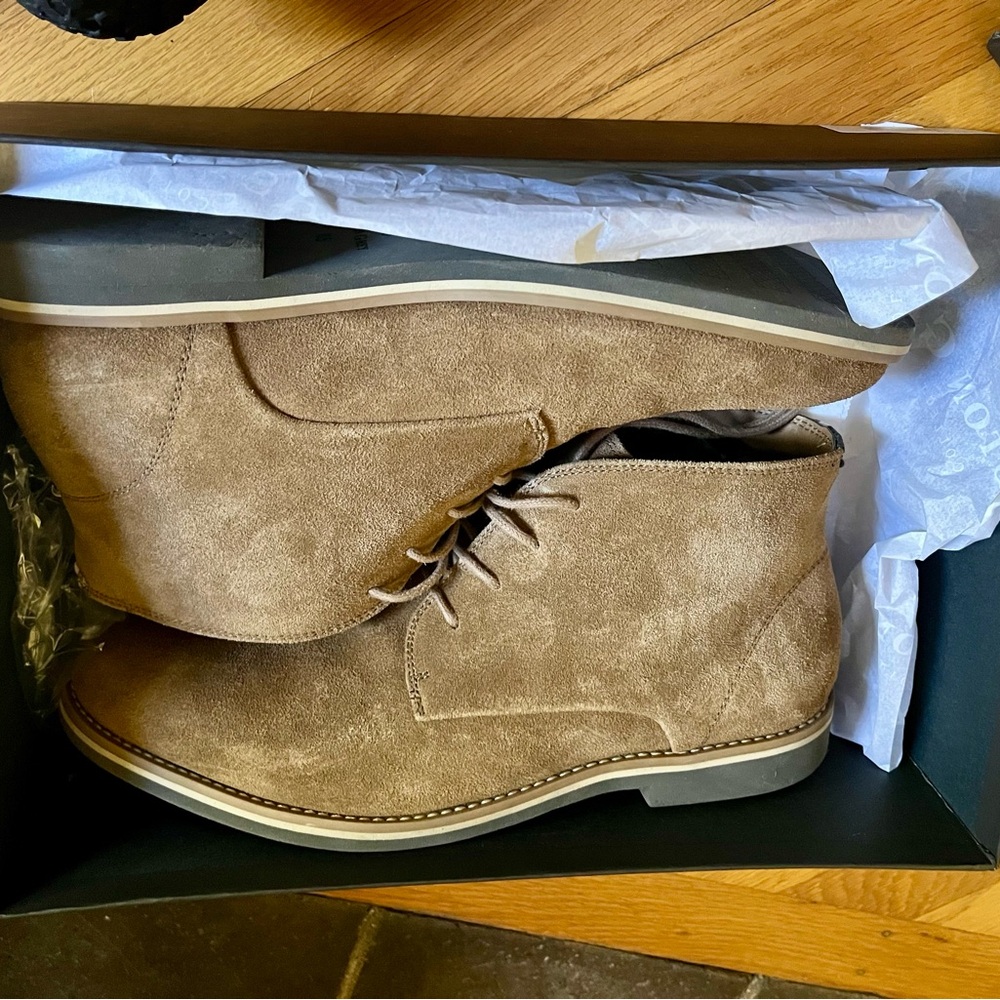Men's Brown Suede Chukka Boots - Picture 4 of 15